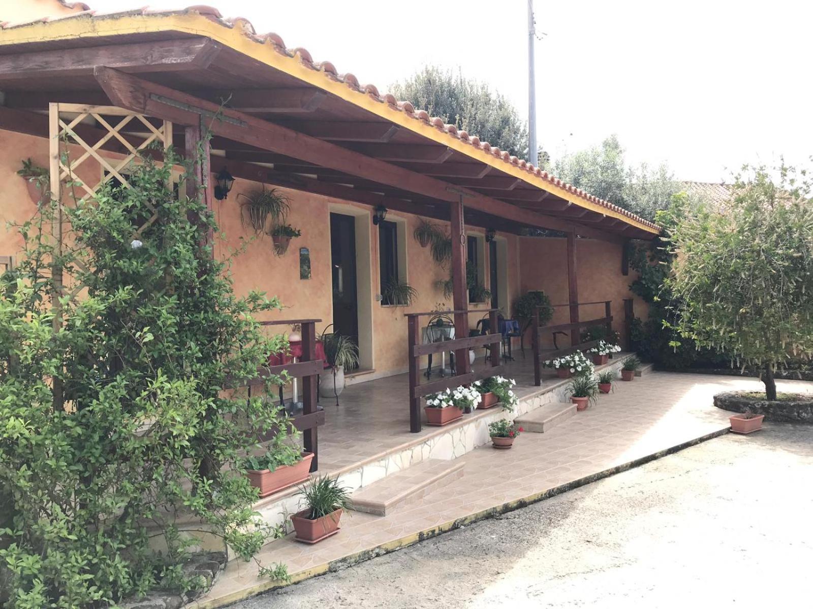 Domu De Palla- Iun-E5167 Bauladu Exterior foto